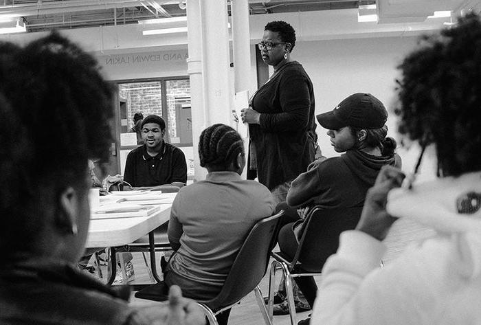 Dr. Ebonie Cunningham Stringer and RIZE youth at the GoggleWorks.