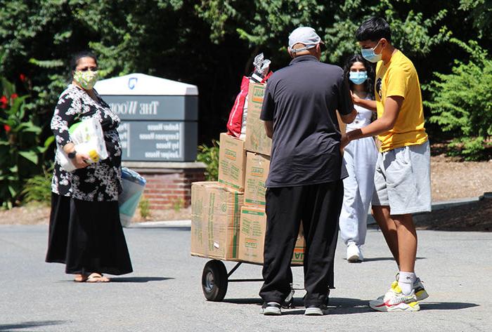 Berks in-coming student moving into his room.
