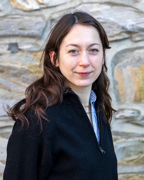 Abbey Muza headshot