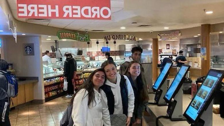 tully's kiosk