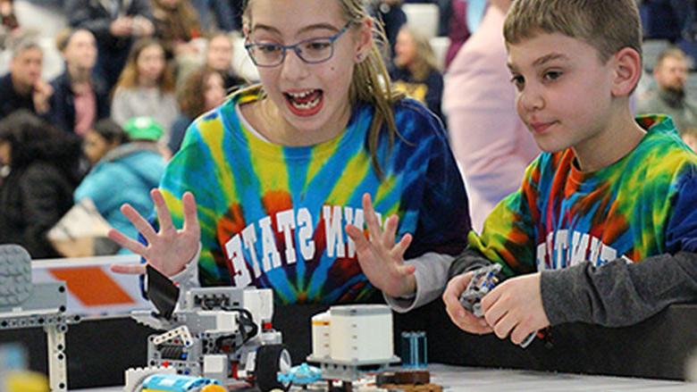 Smart Software team members present their robot.