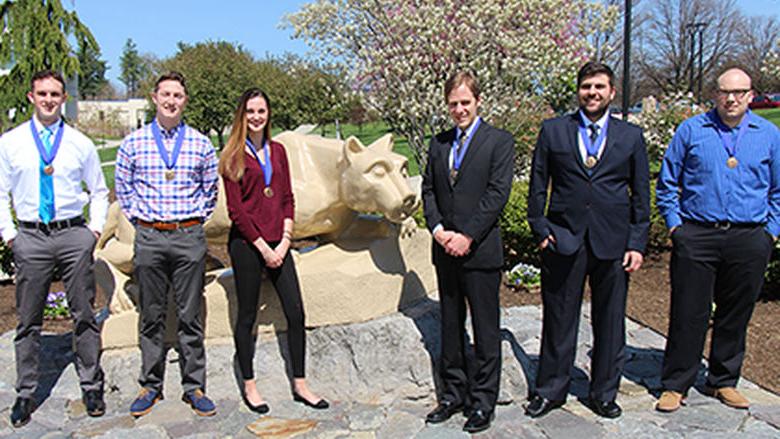 Schreyer Scholars in front of Lion Shrine 