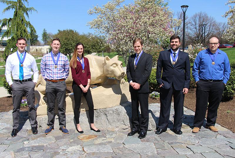 Schreyer Scholars in front of Lion Shrine 